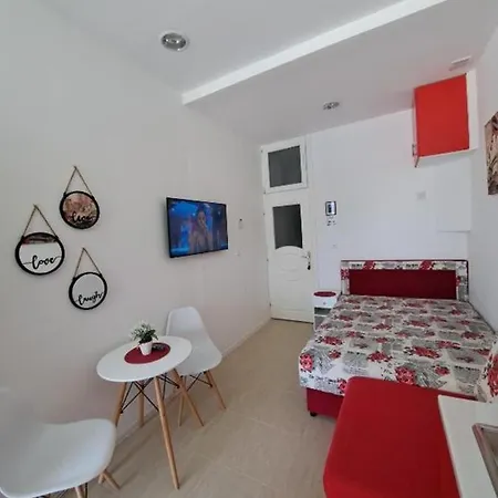 Josse Apartment *
